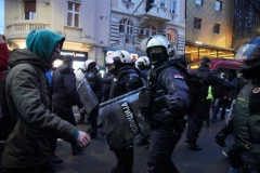 SRBIJA NA STUBU SRAMA ZBOG BLOKADERA! Počasni konzul Nikolić i lovac na naciste Efraim Zurof osudili antisemitske ispade: Ovo je nedopustivo!