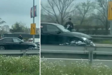 PRVI SNIMCI JEZIVE NESREĆE NA AUTOKOMANDI! Pokošen motociklista, policija na licu mesta! (VIDEO)