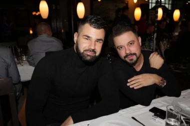 AU! Raspada se naša čuvena grupa posle DVADESET GODINA, fanovi u SUZAMA! (FOTO)