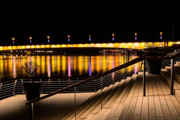 NOĆNI OKRŠAJ ISPOD BRANKOVOG MOSTA: Beograđaninu morali da pomognu prijatelji! Borba trajal satima, a fotografije su ZAPALILE DRUŠTVENE MREŽE! (FOTO)