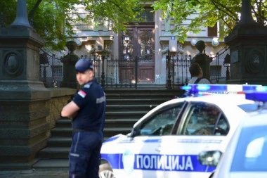 NOVA UZBUNA U BEOGRADU! U toku evakuacija i gimnazije na Vračaru!