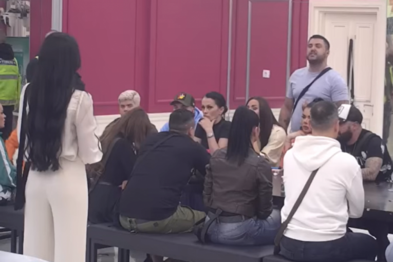 Sukob Stanije i Asmina