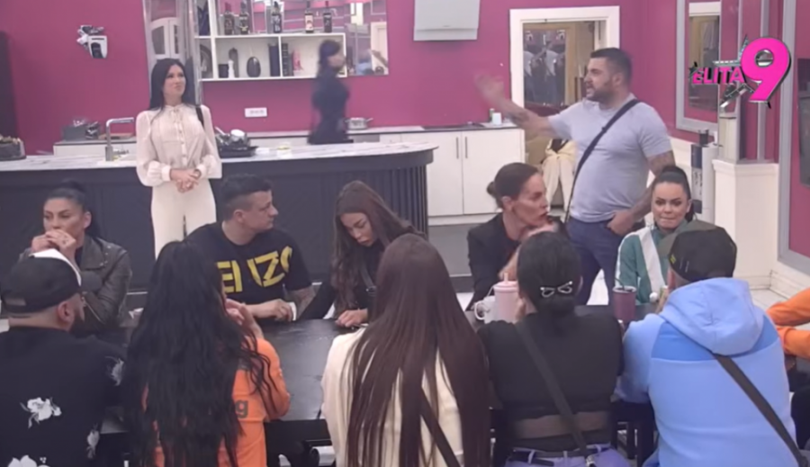 SKANDAL! STANIJA TRAŽI DA NAPUSTI "ELITU": Asmin pozvao sve muslimane sveta da UDARE na nju, starleta doživela NERVNI SLOM! (VIDEO)