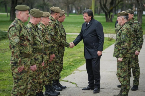 NOVA TERENSKA VOZILA ZA JEDINICE VOJSKE SRBIJE! Ministar Gašić: Dodatno unapredili sposobnosti za izvršavanje zadataka u svim uslovima na terenu! (FOTO)