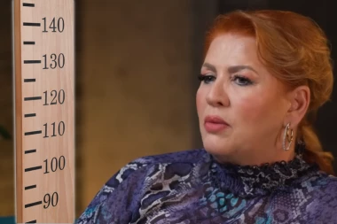 KOLIKO JE VISOKA ĆANA? Odgovor će vas ŠOKIRATI! Samo ova pevačica je viša od nje! (FOTO)