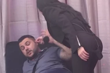 MAJA UNAKAZILA ASMINA! Zarila mu NOKTE u lice, pogledajte kako sada izgleda! (FOTO)