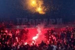 DELIJE I GROBARI, DOKLE, BRE, VIŠE: Incidenti u Areni umalo nisu upropastili derbi (VIDEO)