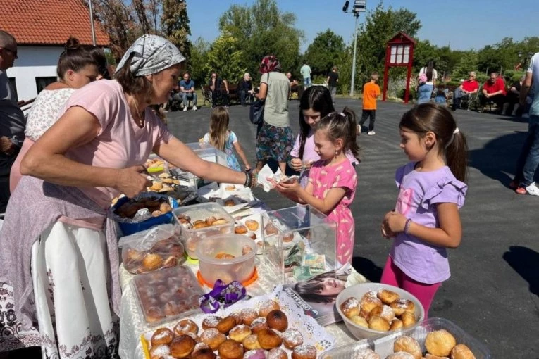 "KROFNE IZ BLOKA" NA VRBICU U PREKO 60 HRAMOVA: Pridružite se humanitarnoj akciji