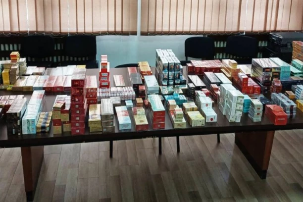KAKVA ZAPLENA: Uhapšen muškarac sa 9.900 paklica cigareta i 30.000 ručno pravljenih cigareta
