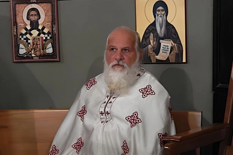 SVEŠTENIK SINIŠA ĐORĐEVIĆ NASTAVLJA DA SABLAŽNJAVA JAVNOST: Iz Eparhije timočke poručuju da mu je doživotno zabranjeno sveštenodejstvo