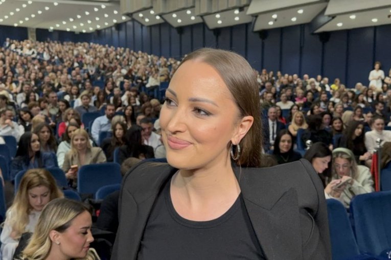 Aleksandra Prijović na koncertu