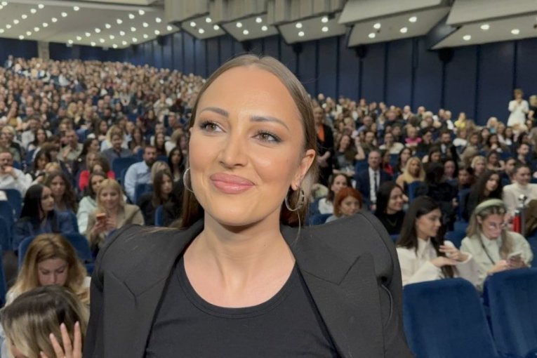 Aleksandra Prijović na koncertu