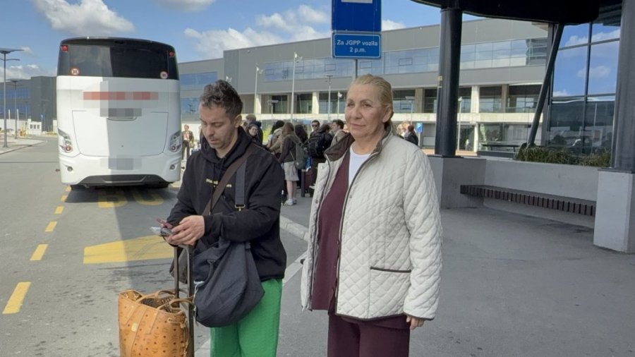 "VESNA ZMIJANAC NE MOŽE DA HODA" Saopštene zabrinjavajuće informacije o stanju pevačice!