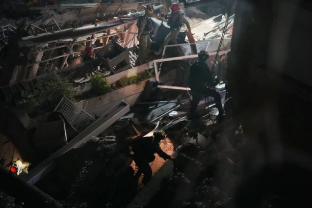 KRVAVI MASAKR U TEHERANU: U RAZORNIM američko-izraelskim napadima na grad, desetine MRTVIH, DECA među ŽRTVAMA, rakete SRAVNILE UNIVERZITETE! (VIDEO)