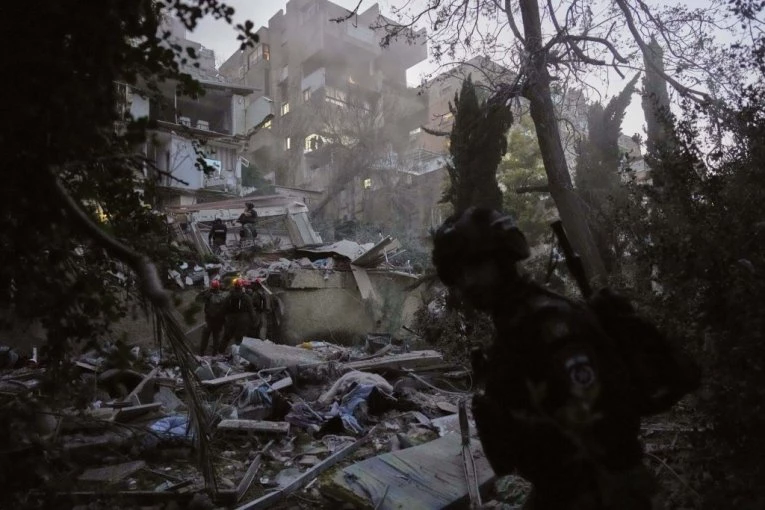 CIVILI U PAKLU: Tel Aviv i Haifa pogođeni iranskim KASETNIM BOMBAMA - ima POVREĐENIH! (VIDEO)