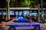 UMALO KRVOPROLIĆE! Haos u gradskom autobusu u Beogradu - POTEZAN NOŽ, KORIŠĆEN I BIBER-SPREJ, A ONDA NAPADNUTA I POLICIJA!