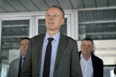 Advokati Vladana Đokića neovlašćeno prisustvovali pretresu Rektorata!