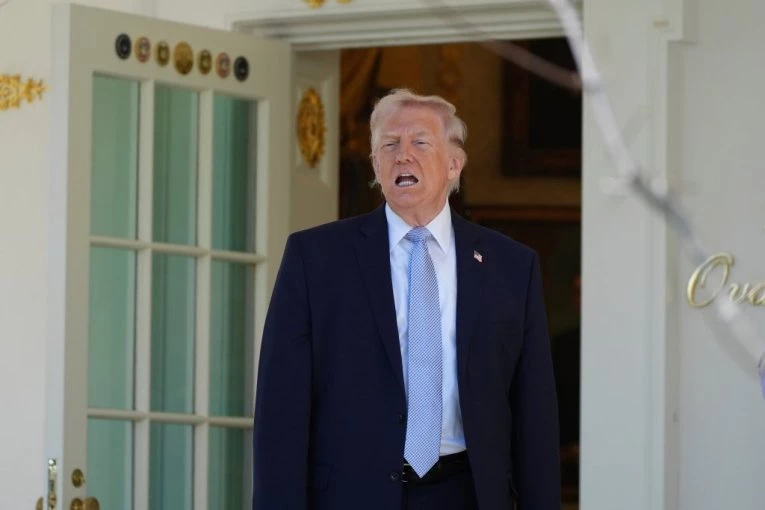 PONOVO NA METI: Iranci BRUTALNO ISMEJALI Trampa, snimak ZAPALIO društvene mreže! (VIDEO)