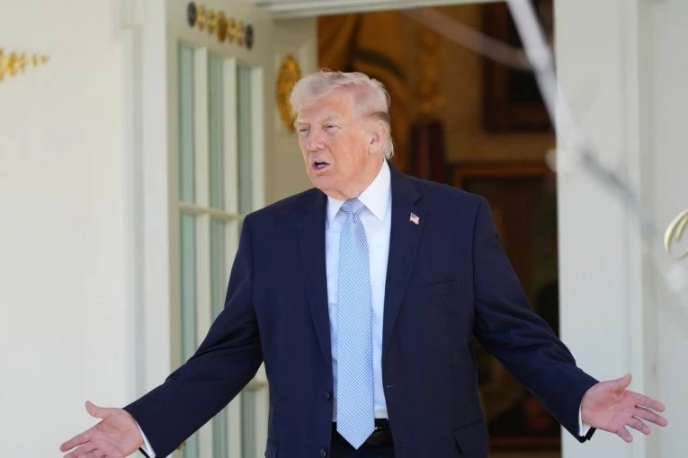 TRAMP NEZASIT - SVE JE OTIŠLO U NEPOVRAT! Ovog trena je zapečatio - ZAHTEVA DA MI CEO SVET PLAĆA!