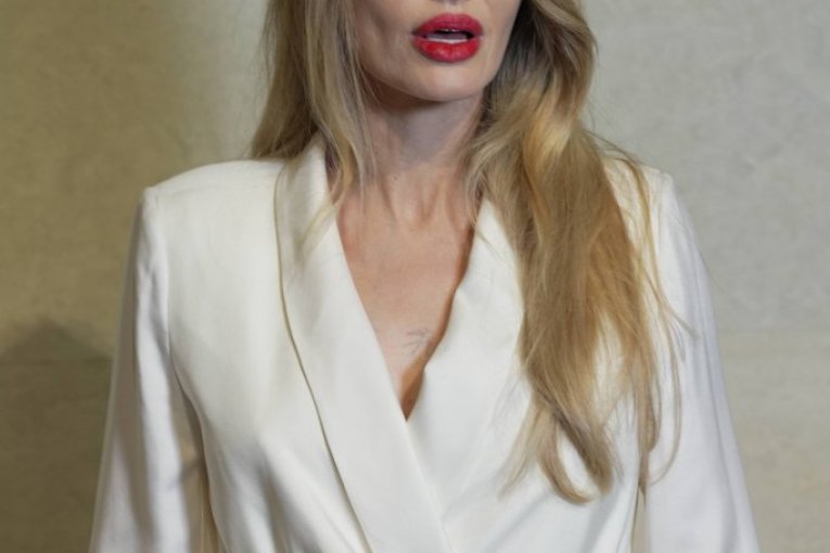Anđelina Džoli