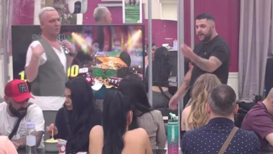 ASMIN NASRNUO NA STANIJU, OBEZBEĐENJE GA JEDVA OBUZDALO: Durdžić PODIVLJAO kao nikad, otkriveno kako ju je MALTRETIRAO!