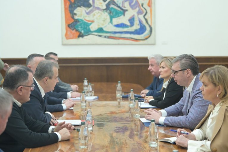 Aleksandar Vučić nastavio je konsultacije danas u Predsedništvu