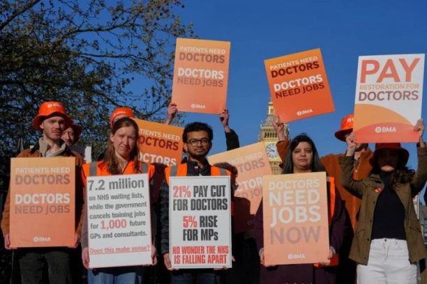 ZDRAVSTVENI SISTEM POD PRITISKOM: Lekari započeli ŠTRAJK - ne praštaju državi male plate i manjak radnih mesta! (FOTO)