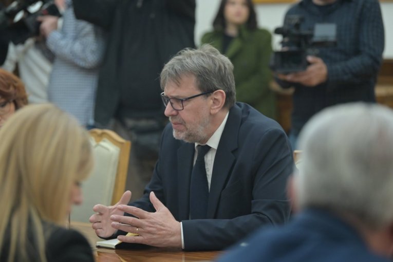 Aleksandar Vučić nastavio je konsultacije danas u Predsedništvu