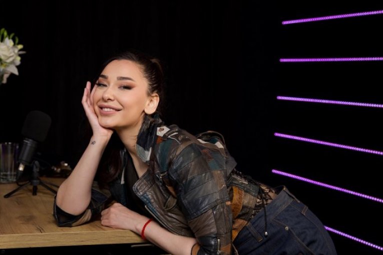 Sanja Vučić - Hotcast