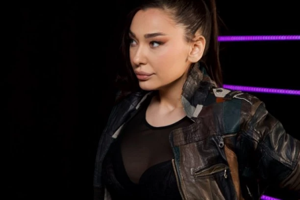 SKANDAL U PROGRAMU, PEVAČICA BRUTALNO NAPALA KOLEGE: Sanja Vučić zaratila u Zvezdama Granda, ori se studio!