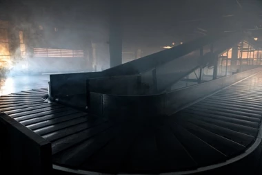 NAREĐENA EVAKUACIJA PUTNIKA NA AERODROMU: Dim kulja iz zone za prtljag, VATROGASCI HITNO ISPRAZNILI OBJEKAT!