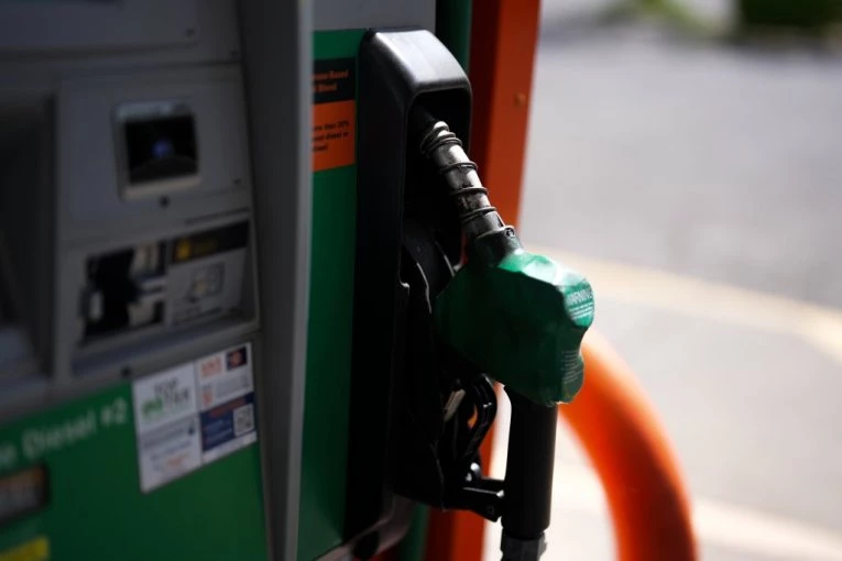 OTVORENA VRATA PAKLA: Dizel otišao preko dva evra, GORIVA SVE MANJE! Počeli i nemiri na ulicama, stigla i VOJSKA!