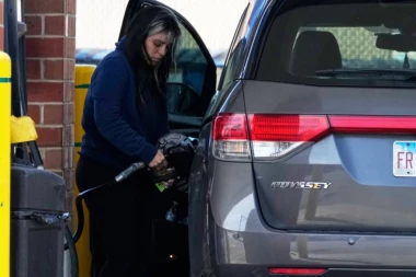 NAGLO POSKUPLJENJE GORIVA U EVROPI! Dizel skuplji od benzina: Ovo su nove cene, pogledajte gde je papreno skupo