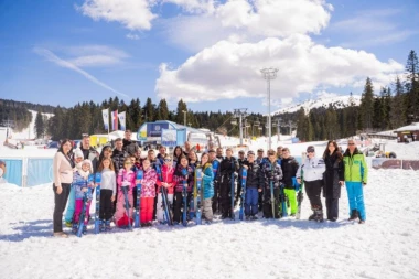 MK Group organizovala zimovanje za najbolje đake sa Kosova i Metohije