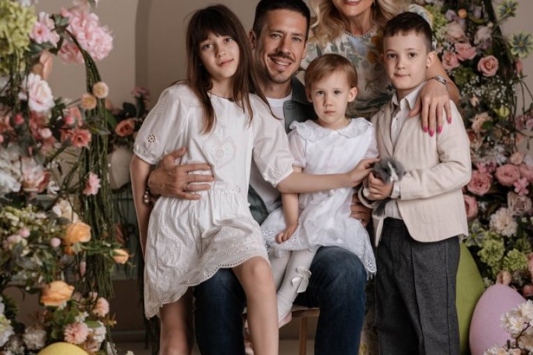 Vaskršnje fotografije porodice Nikole Rokvića