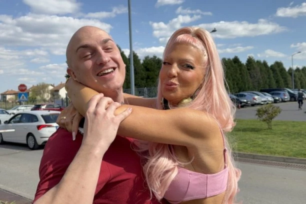 DESINGERICA O SITUACIJI SA ŽENOM NAKON ŠTO SU GA KAMERE USNIMILE U KARLEUŠINOM NARUČJU: Evo šta se desilo u porodičnom domu nakon snimanja!