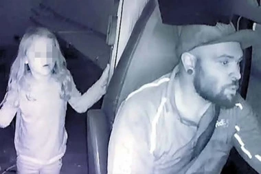 OTEO JE I ZADAVIO DOK JOJ JE DOSTAVLJAO BARBIKU! Jeziv zločin sablaznio grad, UŽASNI SNIMCI pre smrti devojčice potresli sve (VIDEO)