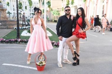 MAJA MARINKOVIĆ ISKORISTILA VASKRŠNJE FOTOGRAFISANJE DA "PREGAZI" ASMINOVU BIVŠU: Stanija zanemela od šoka zbog ovog poteza!