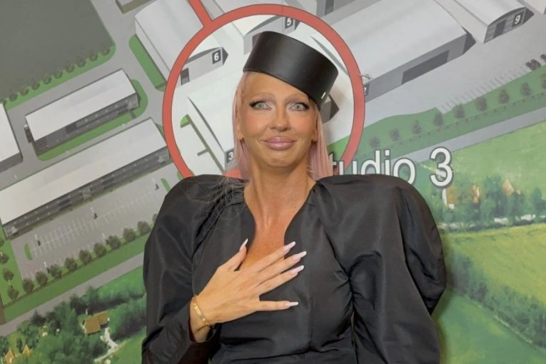 "KRENUO JE NA MENE BOMBOM"! Jelena Karleuša tada DOŽIVELA ŠOK - sve se dogodilo u javnoj instituciji!