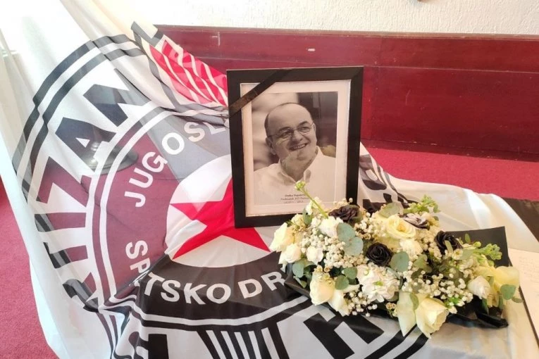 PRIZOR KOJI TERA SUZE NA OČI: Pogledajte najtužniju sliku pred Partizanov meč - za sve je "kriv" Vujošević (FOTO)