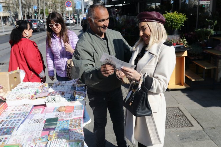 Jovana Jeremić u kupovini na pijaci na Veliki petak pred Vaskrs