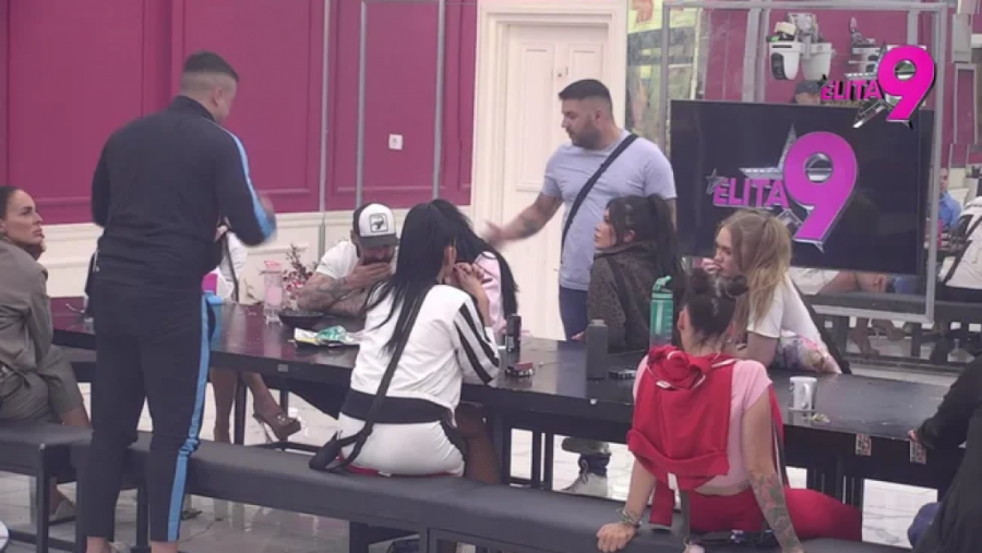 DA LI JE OVO NORMALNO? Maja i Asmin u krevetu trudnice vrelom akcijom provocirali Staniju, pa odlučili da UNIŠTE Aneli! (VIDEO)