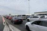 ZATIŠJE PRED BURU, OČEKUJTE HAOS! Gužve na granicama SADA nema, ali će uveče nastati PAKAO!