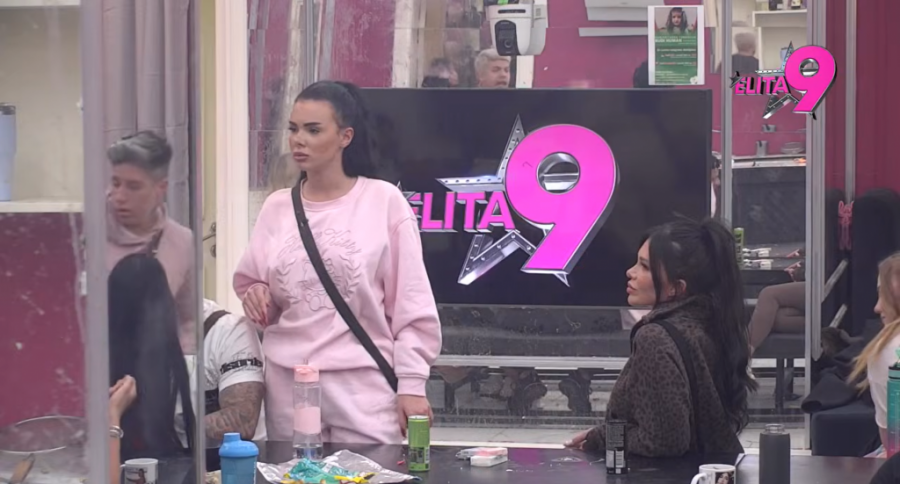 LUKA SKOČIO NA ANĐELA ZBOG TRUDNE ANITE: Karambol, otkrivena najmračnija tajna pobednice "Elite" - obezbeđenje napravilo ŽIVI ZID! (VIDEO)