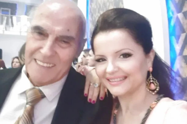 MALOJ CANI POZLILO: Napali je zbog veze sa četiri decenije starijim pevačem, ne dolazi sebi!