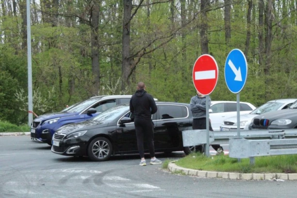 Zadržavanja na granicama do 3 sata: Evo gde su najveće gužve u Srbiji danas