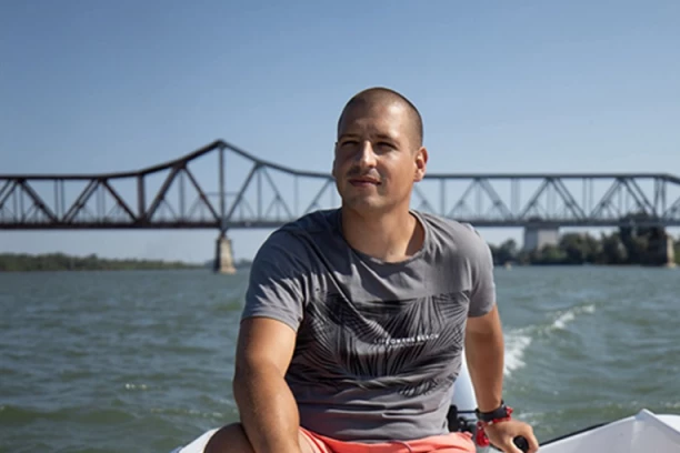 HEROJ BEZ PRIZNANJA, ALI SA SRCEM VELIKIM KAO SVET! Uroš Rutović (36) učinio podvig vredan života, a evo zašto se o njemu dugo ćutalo!