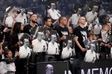 HOROR U ARENI: Navijaču pozlilo tokom oproštaja od Duška Vujoševića u Areni!