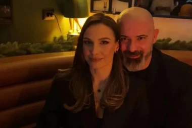 OVO JE SUPRUGA DEJANA STANKOVIĆA KOJA MU JE PODARILA PETO DETE! Evo koliko je lepa Slovenka MLAĐA OD LEGENDARNOG TRENERA!