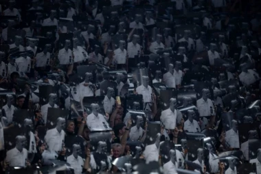 PORAZ U SENCI OPROŠTAJA OD DUŠKA VUJOŠEVIĆA: Žalgiris trojkama slavio u Areni